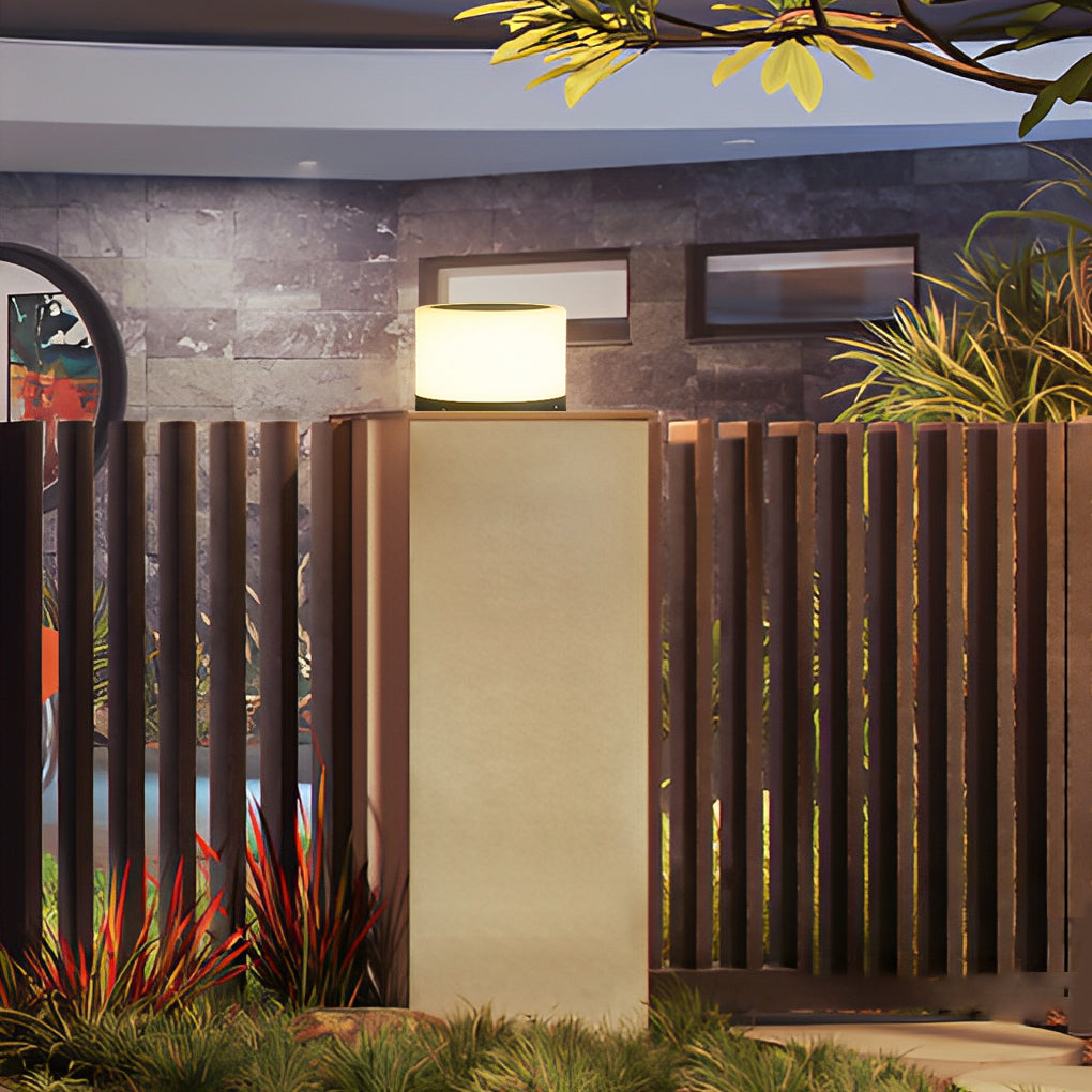 Round Solar Pillar Light — Stainless Steel & PC, LED 5W, 3000K Warm White, IP-Rated Weatherproof