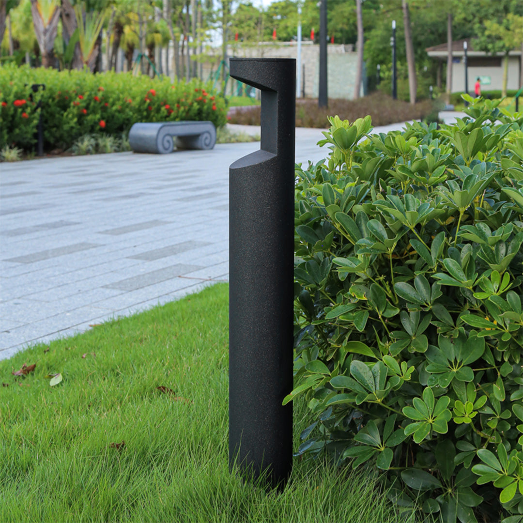 Minimalist One-Way Bollard Light — Die-Cast Aluminum, 8W CREE LED, 3000K, IP65, 30cm / 60cm / 80cm
