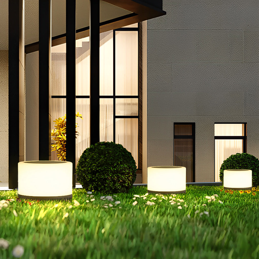 Round Solar Pillar Light — Stainless Steel & PC, LED 5W, 3000K Warm White, IP-Rated Weatherproof