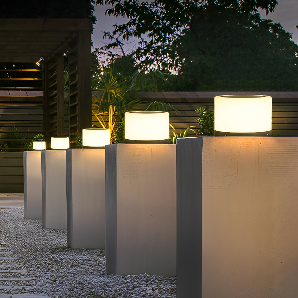 Round Solar Pillar Light — Stainless Steel & PC, LED 5W, 3000K Warm White, IP-Rated Weatherproof