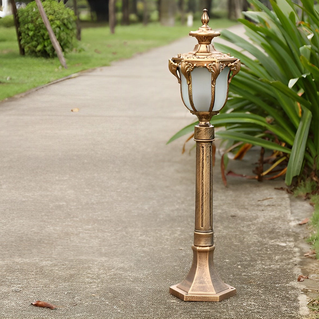 Traditional European-Style Outdoor Post Light — Die-Cast Aluminum and Glass, E27, IP65 Weatherproof, 31" Height
