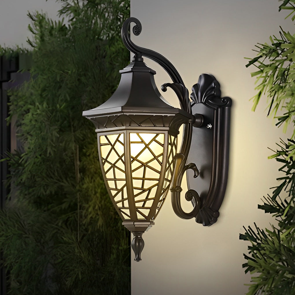 Retro-Pattern Solar Outdoor Wall Sconce — Die-Cast Aluminum, Black, IP55 Weatherproof