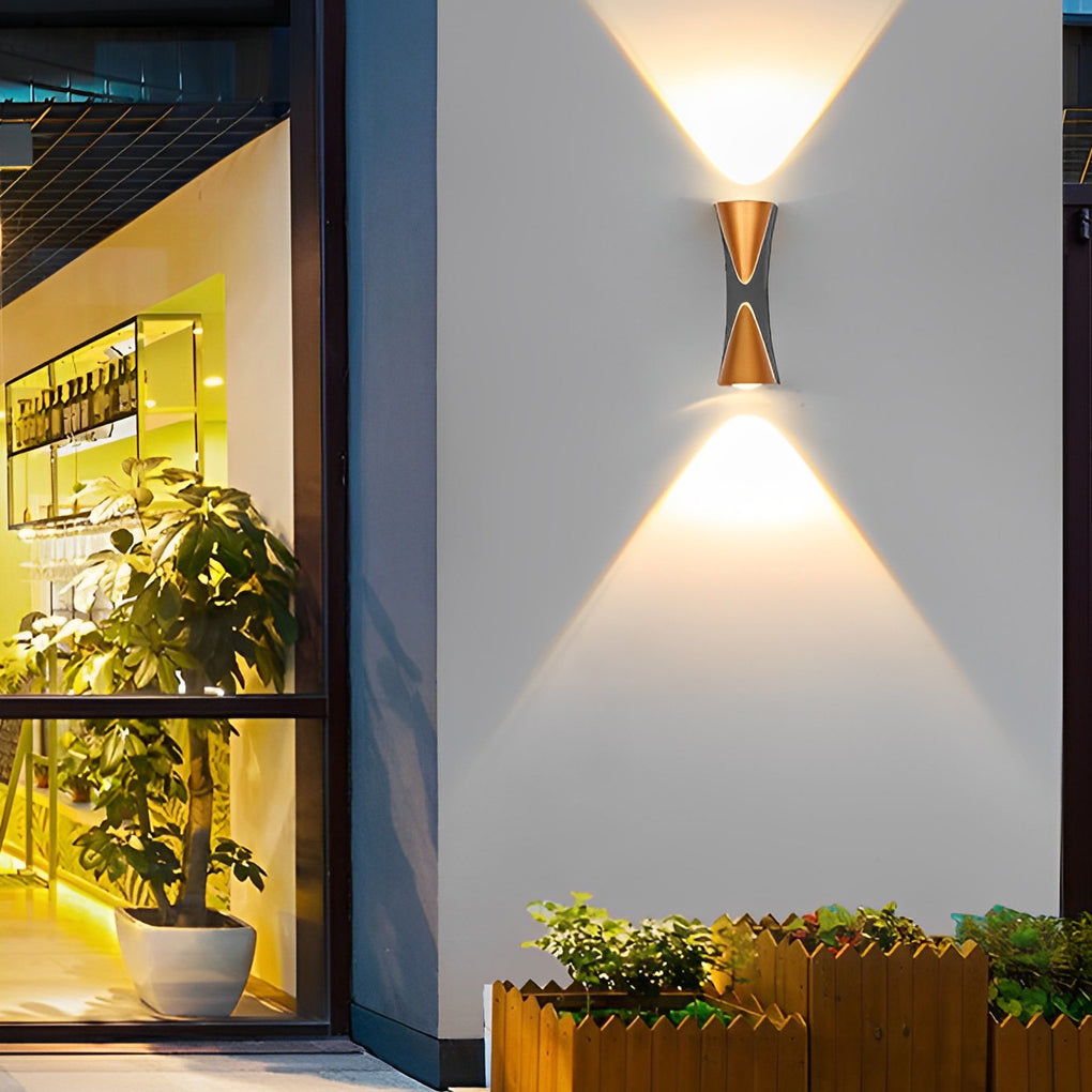 Modern Up/Down Outdoor Wall Sconce — Aluminum, LED, IP65, 3000K Warm White