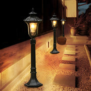 Vintage Outdoor Post Light — Die-Cast Aluminum, Black, Water Glass Lens, LED, 7" × 31"