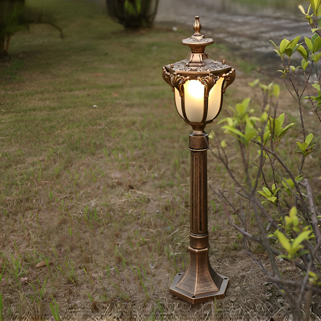 Traditional European-Style Outdoor Post Light — Die-Cast Aluminum and Glass, E27, IP65 Weatherproof, 31" Height
