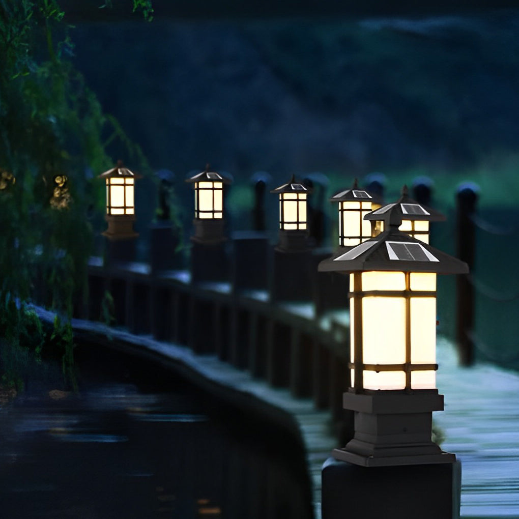 Black Vintage Solar Outdoor Post Light — Die-Cast Aluminum, 3000K Warm White, Dimmable, Remote Control, Waterproof