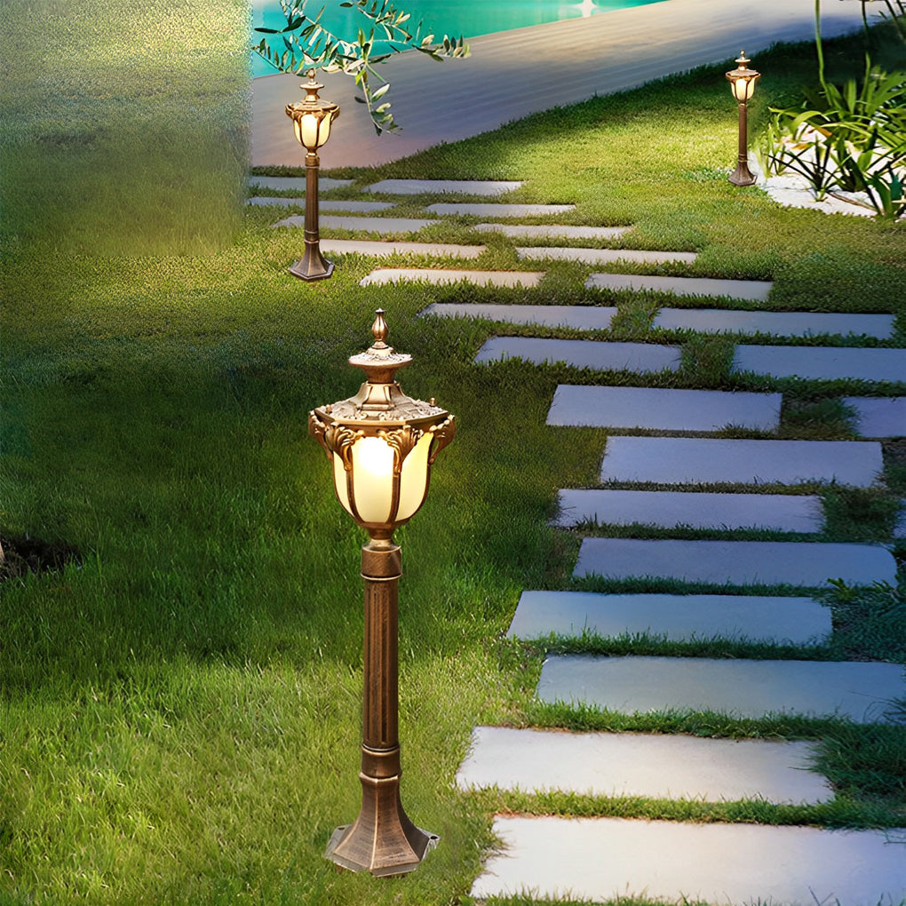 Traditional European-Style Outdoor Post Light — Die-Cast Aluminum and Glass, E27, IP65 Weatherproof, 31" Height
