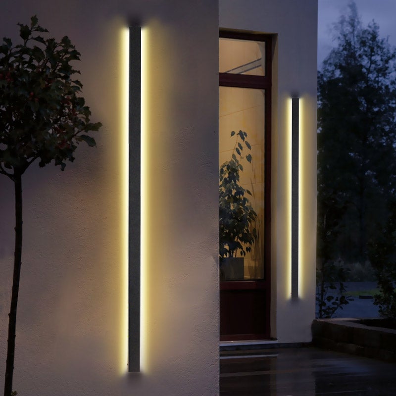 Minimalist Linear Outdoor Wall Sconce — Black Iron, LED Integrated, Up/Down, IP65, 20W–40W, 40"–78"