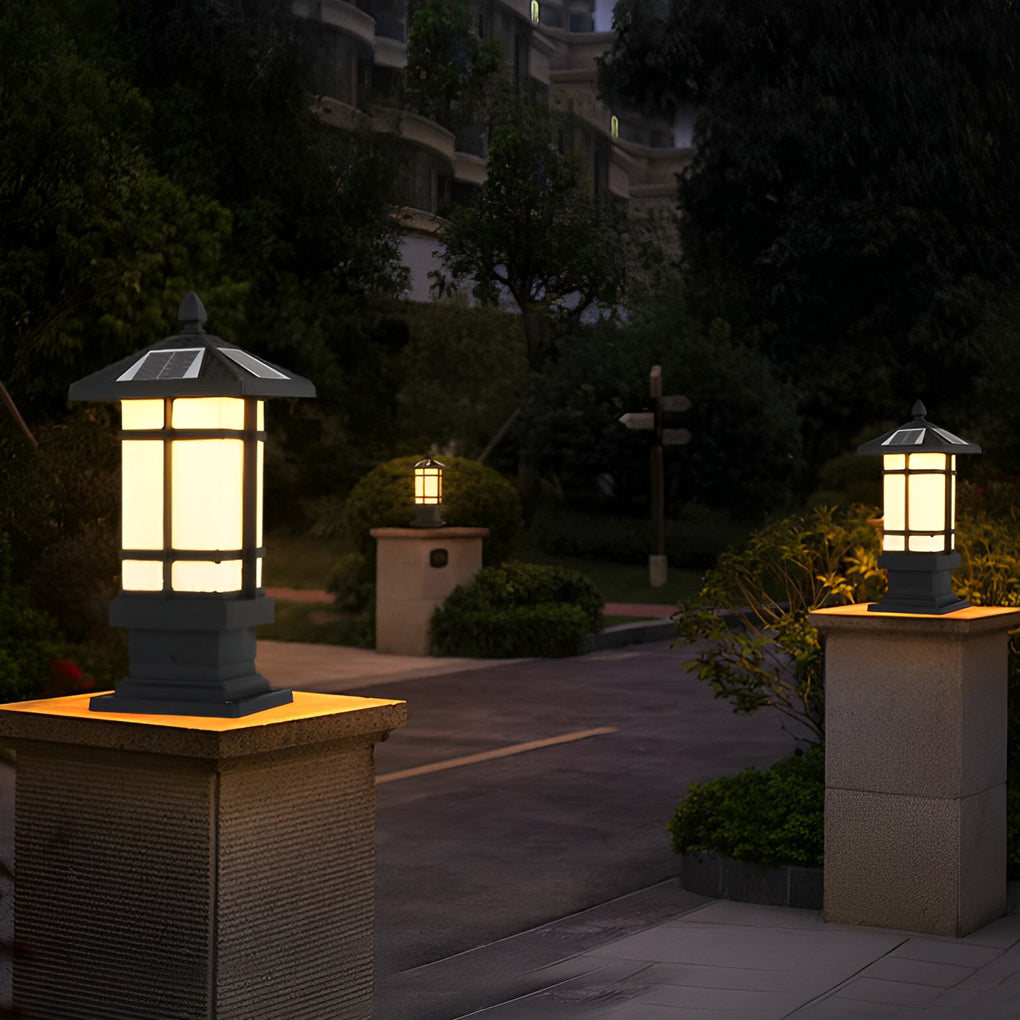Black Vintage Solar Outdoor Post Light — Die-Cast Aluminum, 3000K Warm White, Dimmable, Remote Control, Waterproof