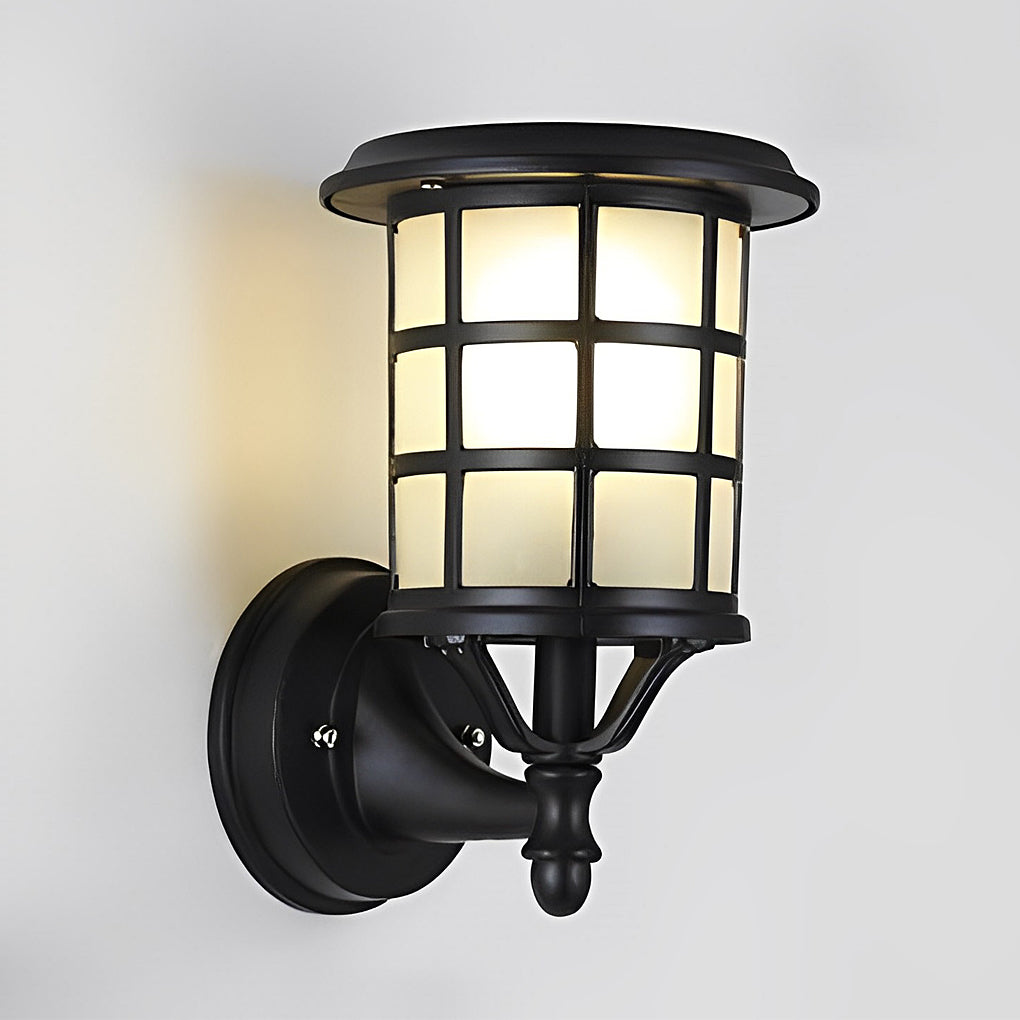 Retro Round Solar Outdoor Wall Sconce — Black Die-Cast Aluminum and Glass, IP65, Three-Step Dimming, Remote Control