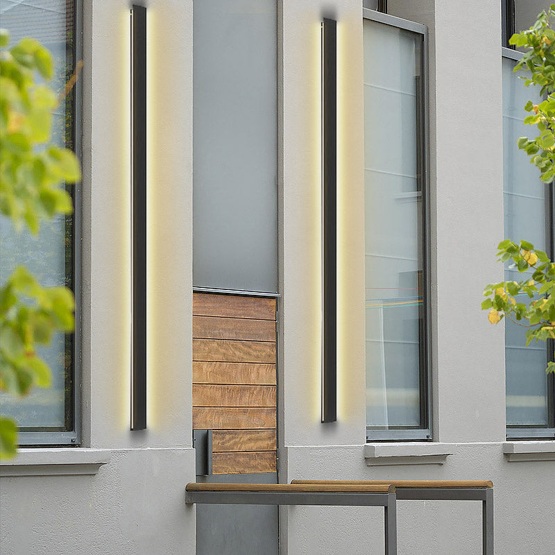Minimalist Linear Outdoor Wall Sconce — Black Iron, LED Integrated, Up/Down, IP65, 20W–40W, 40"–78"