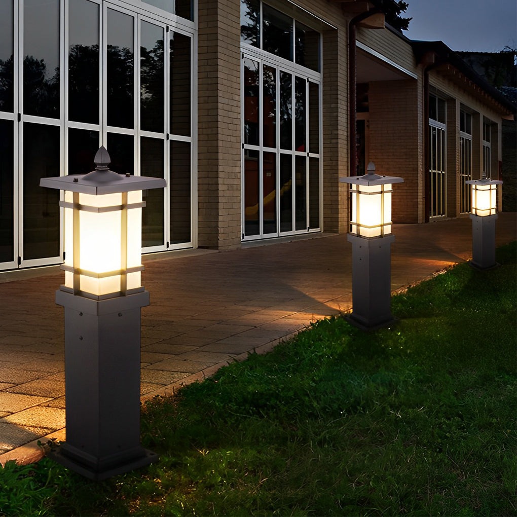 Solar LED Bollard Light — Die-Cast Aluminum, Black, 3000K Warm White, 8–10H Runtime, 24" or 29"