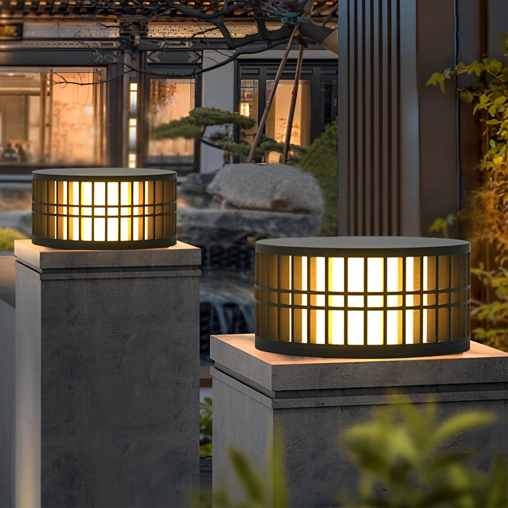 Modern Round Solar Fence Post Light — Black Stainless Steel, LED, IP65 Weatherproof