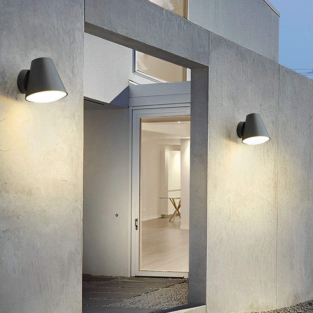 Modern Cone Outdoor Wall Sconce — Die-Cast Aluminum, Black, 12W LED, IP65 Weatherproof