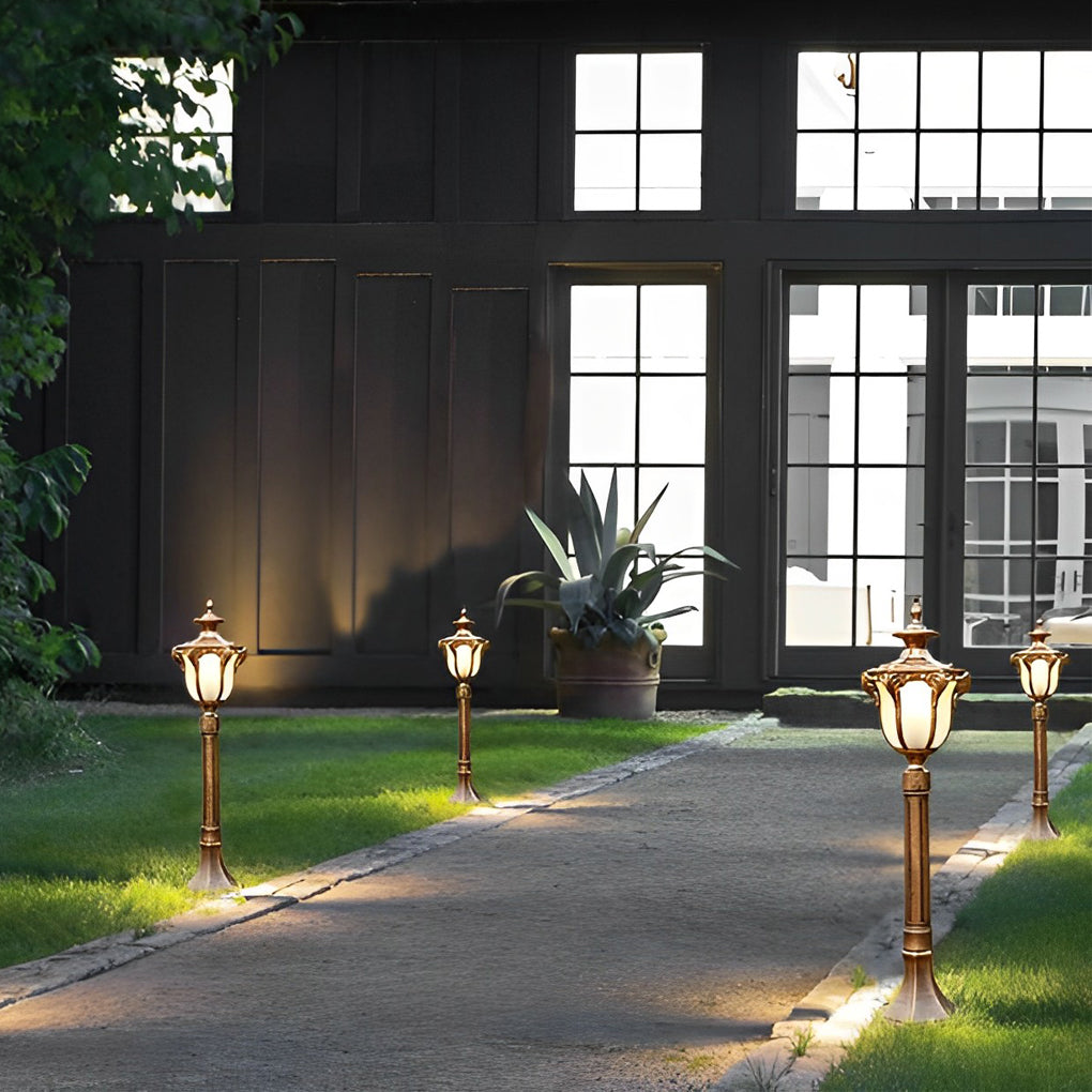 Traditional European-Style Outdoor Post Light — Die-Cast Aluminum and Glass, E27, IP65 Weatherproof, 31" Height