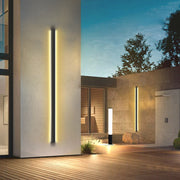 Minimalist Linear Outdoor Wall Light — Black Iron, Integrated LED, IP65, 32W–64W, 40"–80"