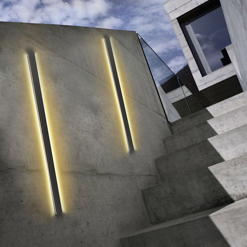 Minimalist Linear Outdoor Wall Sconce — Black Iron, LED Integrated, Up/Down, IP65, 20W–40W, 40"–78"