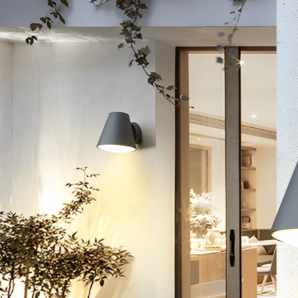 Modern Cone Outdoor Wall Sconce — Die-Cast Aluminum, Black, 12W LED, IP65 Weatherproof