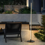 Minimalist Outdoor LED Linear Floor Lamp — Black Aluminum, IP65 Weatherproof, 18W, Solar or Hardwired