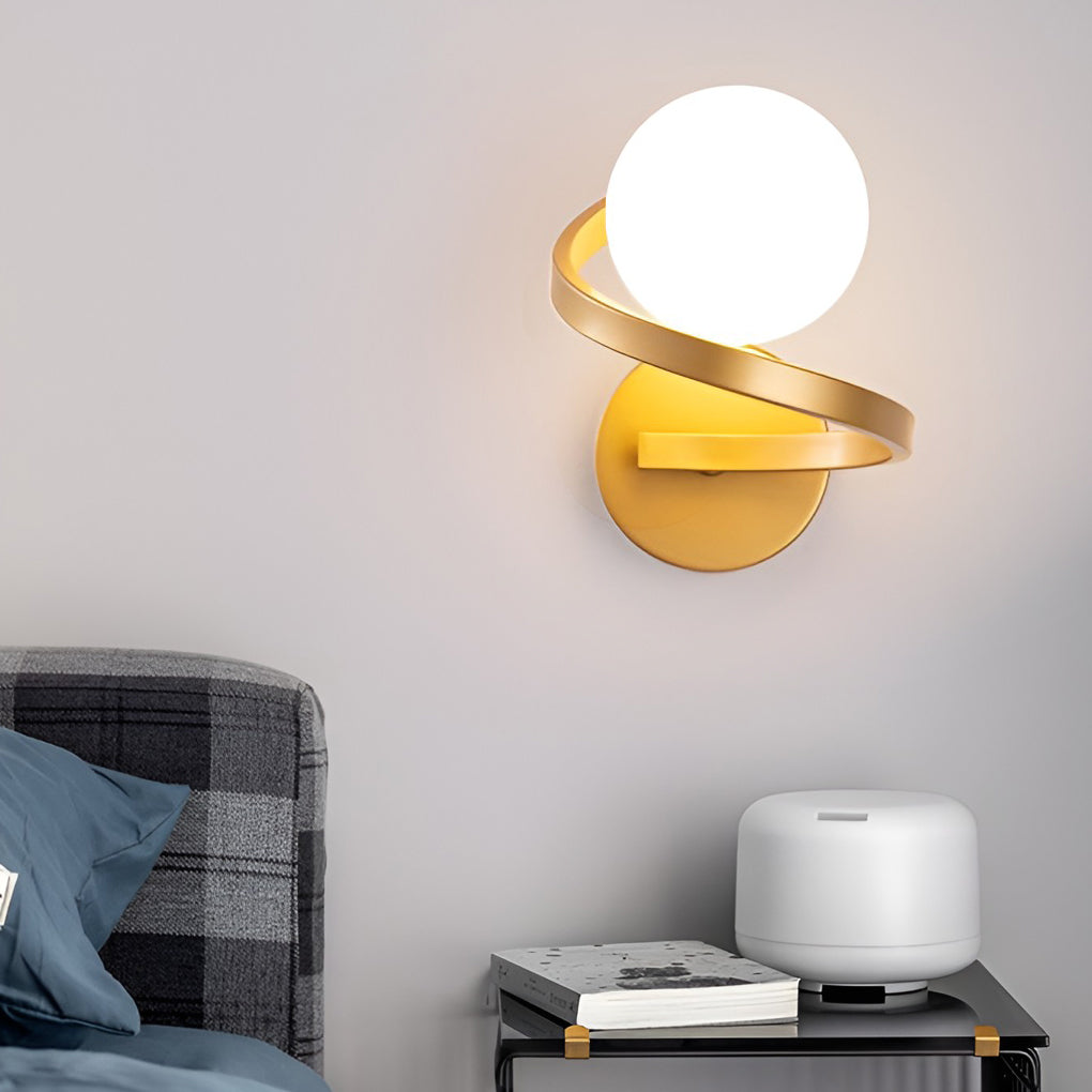 Curved Metal Wall Sconce — Electroplated Finish, E27 LED, Gold or Black, 6" × 8"