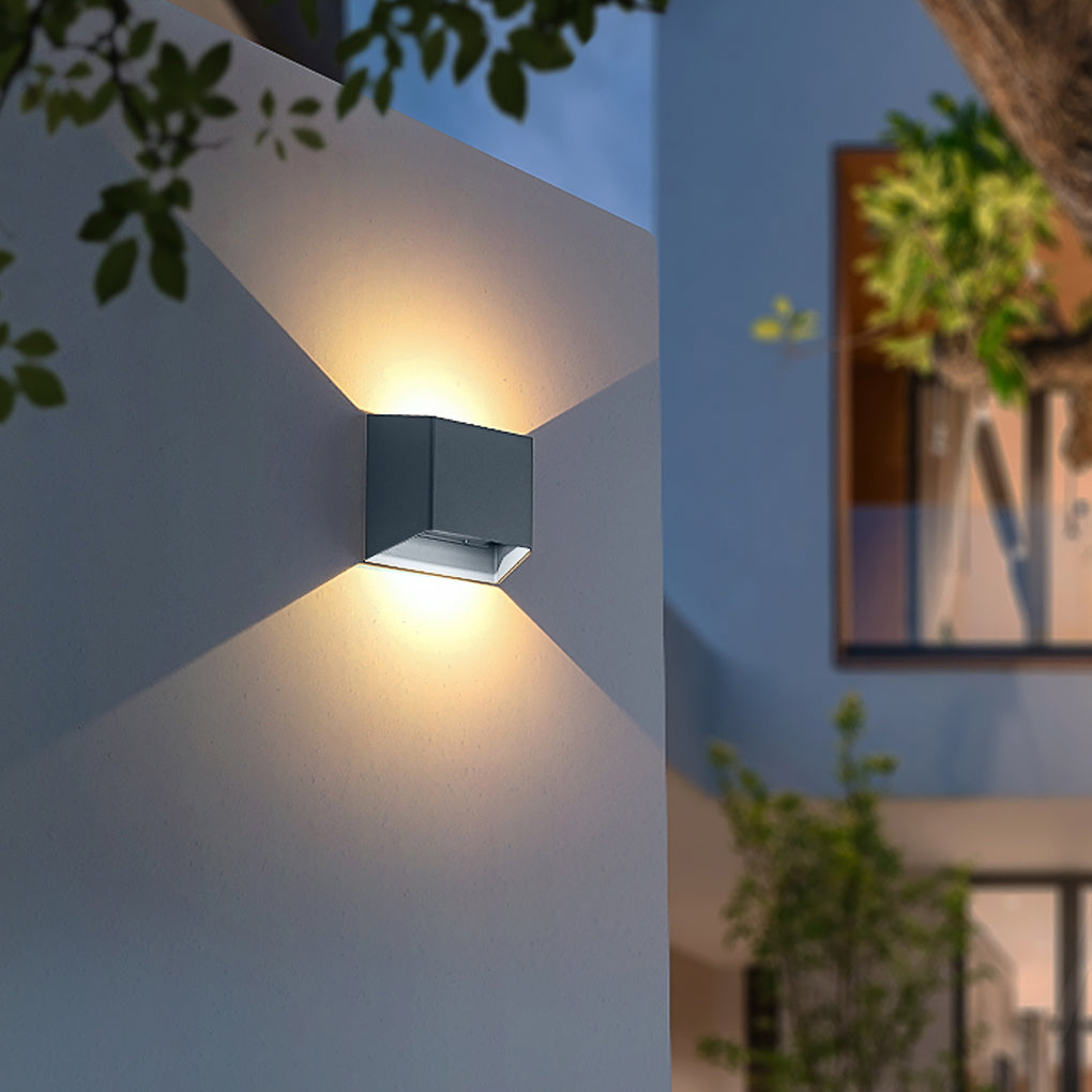 Contemporary Waterproof LED Wall Light for Outdoor Villas, Courtyards, and Gardens