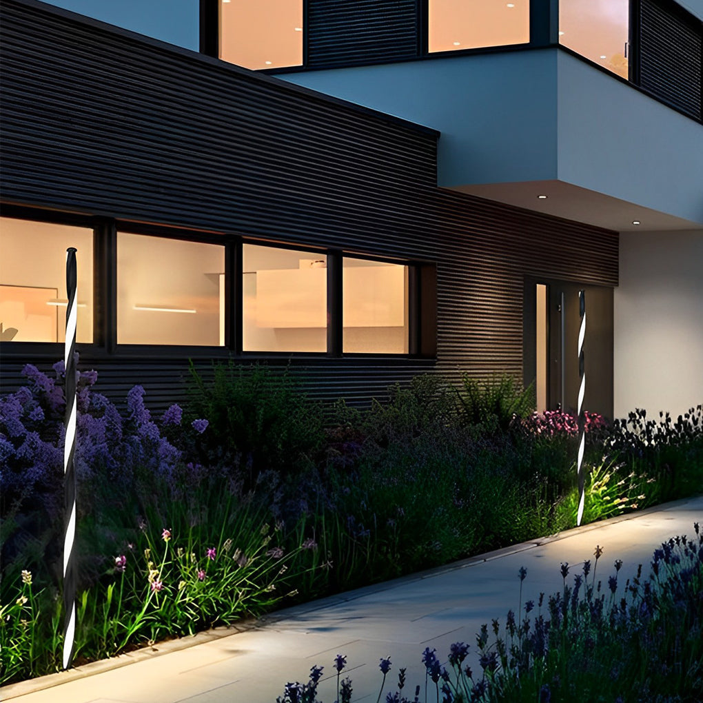 Linear Minimalist Outdoor Solar Path Lamp — Matte Black Die-Cast Aluminum, LED 3000K, 12W, Waterproof