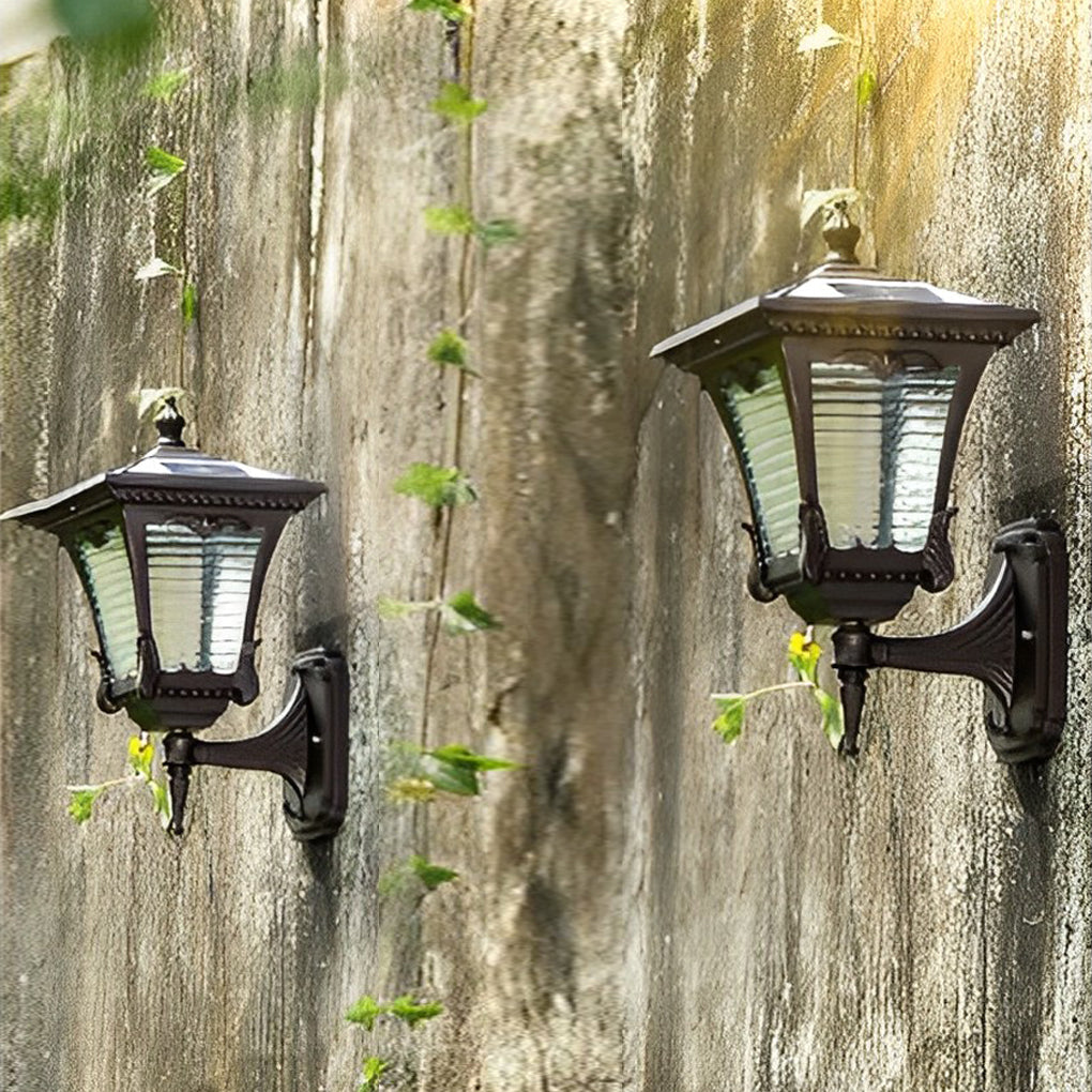 Retro Striped Glass Solar Outdoor Wall Sconce — Black Aluminum, IP65 Weatherproof, 8–10 Hr Battery