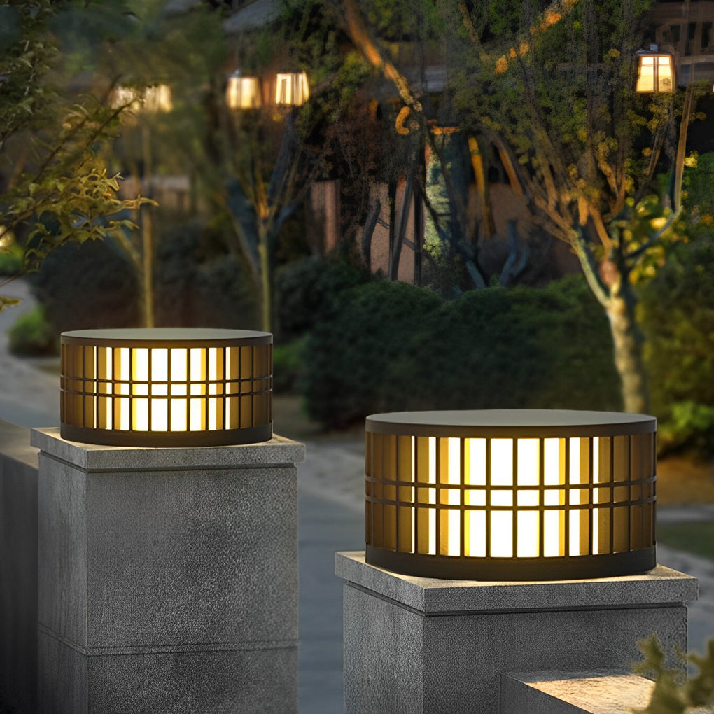 Modern Round Solar Fence Post Light — Black Stainless Steel, LED, IP65 Weatherproof