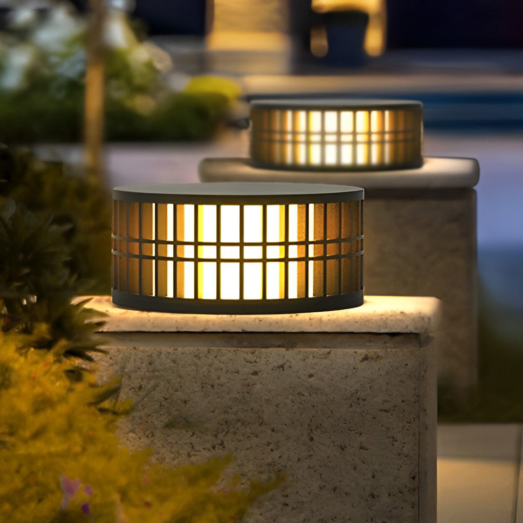 Modern Round Solar Fence Post Light — Black Stainless Steel, LED, IP65 Weatherproof