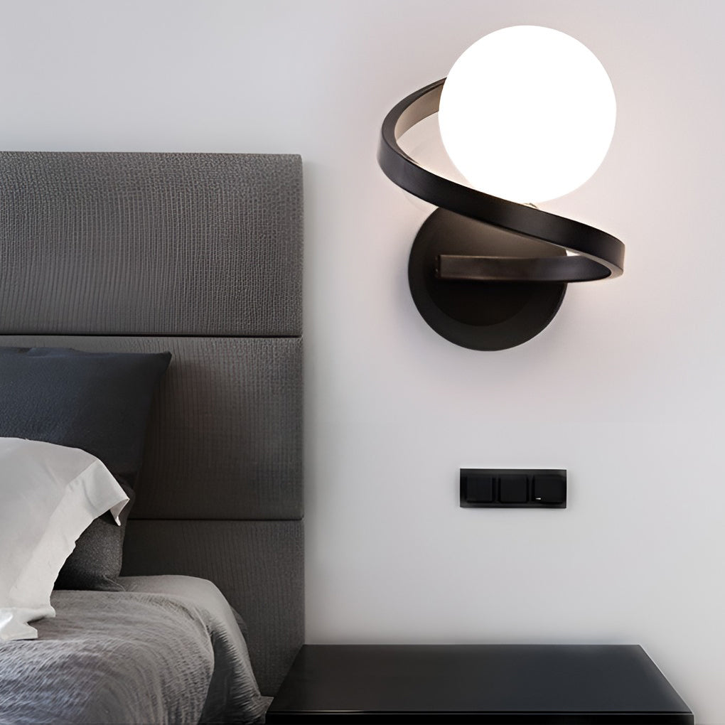 Curved Metal Wall Sconce — Electroplated Finish, E27 LED, Gold or Black, 6" × 8"