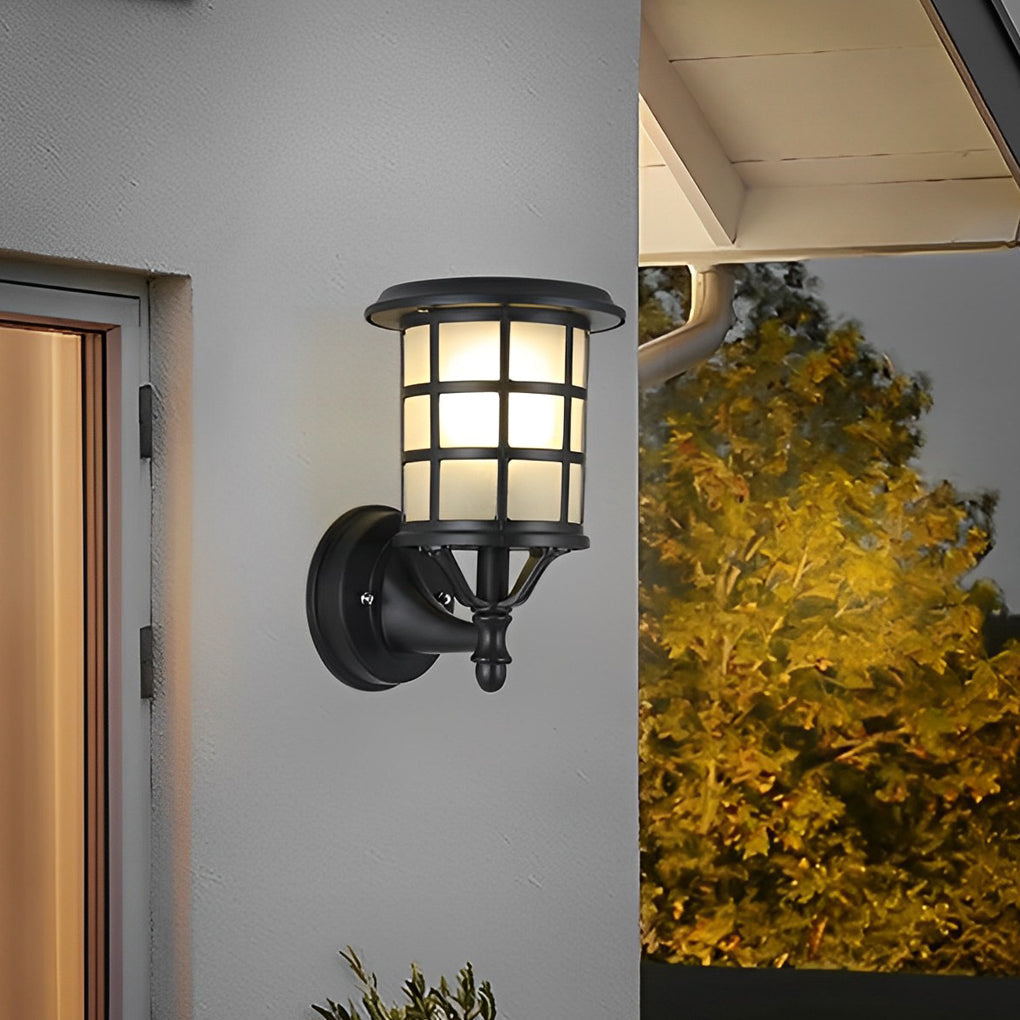 Retro Round Solar Outdoor Wall Sconce — Black Die-Cast Aluminum and Glass, IP65, Three-Step Dimming, Remote Control