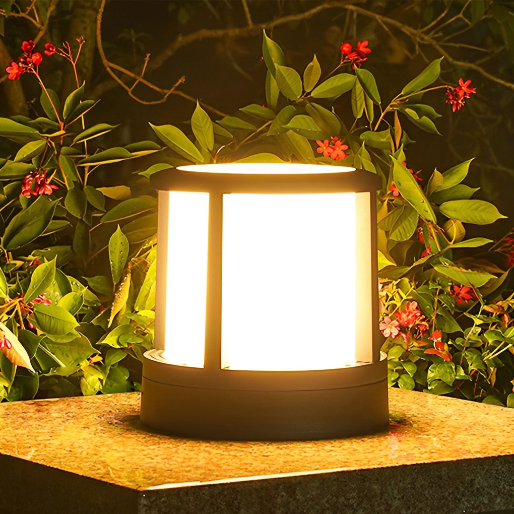 Cylindrical Outdoor Fence Post Light — Matte Black Die-Cast Aluminum, LED 10W, 3000K, IP65, 7.9" × 8.7"