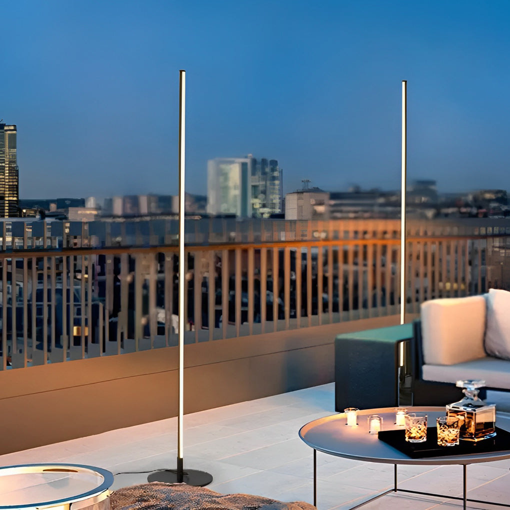 Minimalist Outdoor LED Linear Floor Lamp — Black Aluminum, IP65 Weatherproof, 18W, Solar or Hardwired