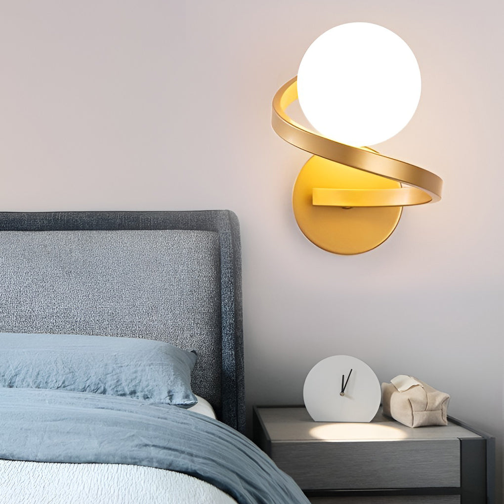 Curved Metal Wall Sconce — Electroplated Finish, E27 LED, Gold or Black, 6" × 8"