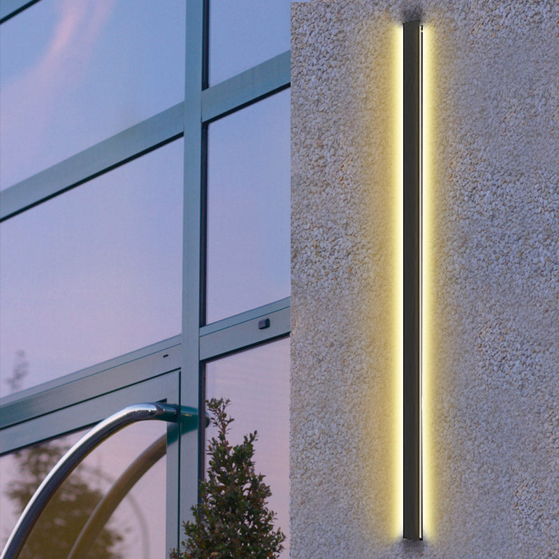 Minimalist Linear Outdoor Wall Light — Black Iron, Integrated LED, IP65, 32W–64W, 40"–80"