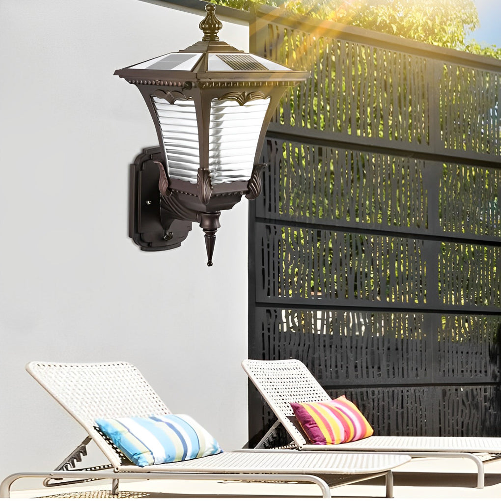 Retro Striped Glass Solar Outdoor Wall Sconce — Black Aluminum, IP65 Weatherproof, 8–10 Hr Battery