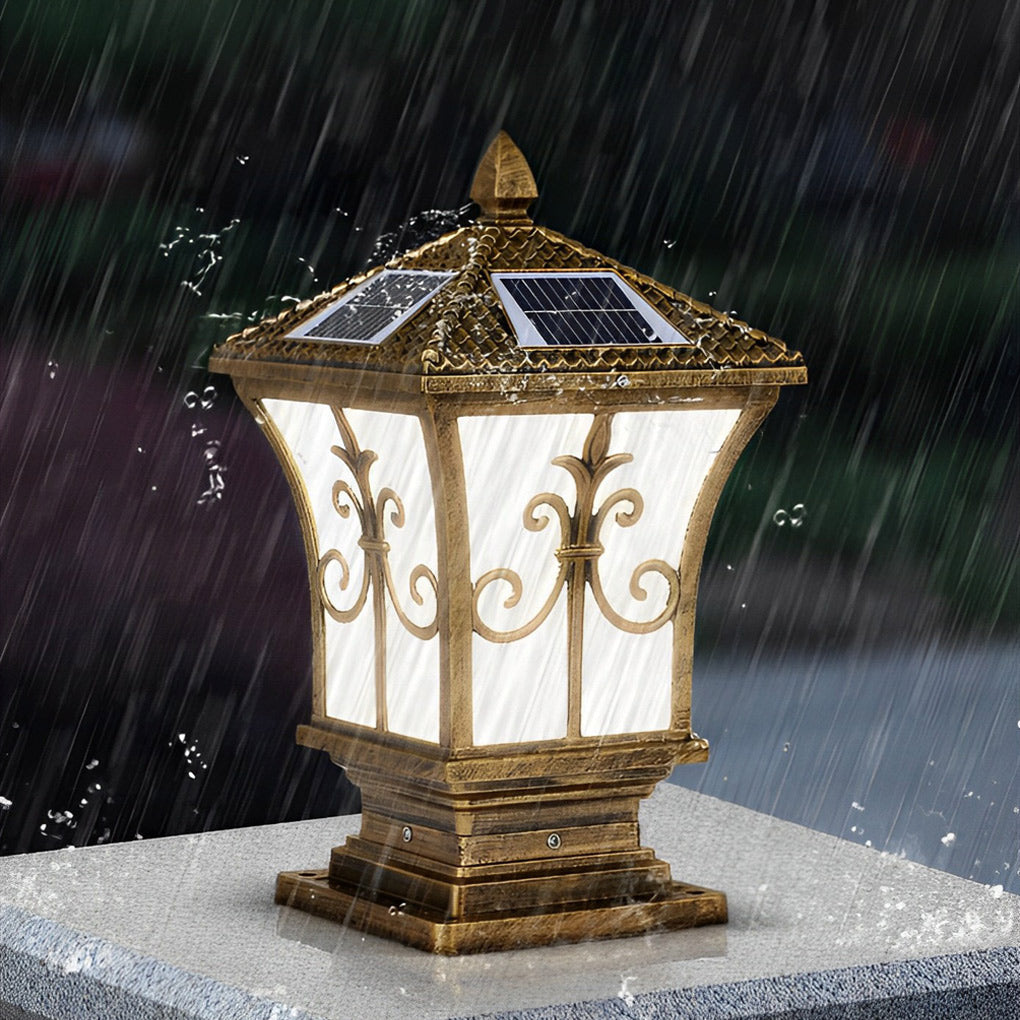Vintage Solar Fence Post Light — Die-Cast Aluminum, Frosted Acrylic, Waterproof, Auto On/Off
