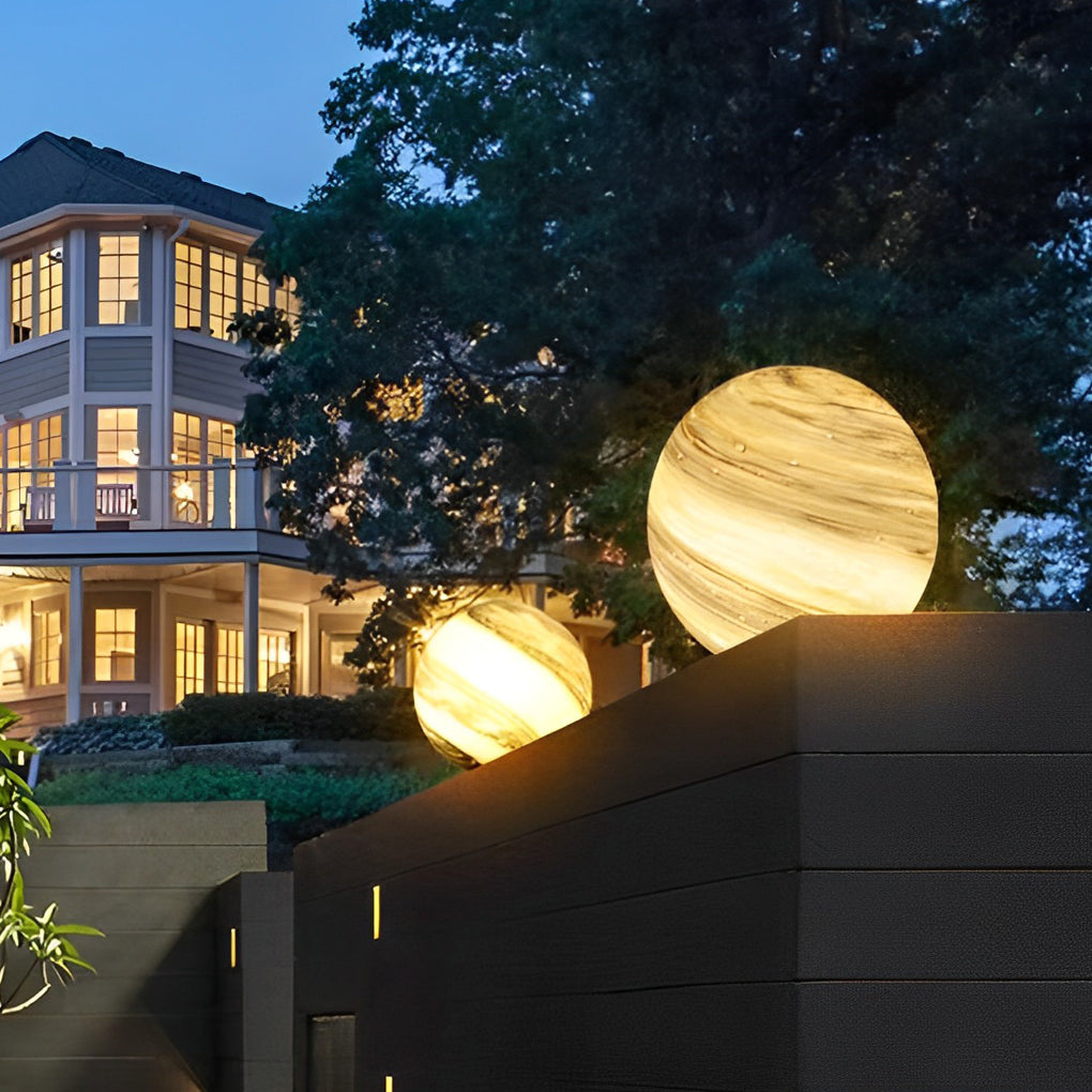 Round Globe Outdoor Fence Post Light — Die-Cast Aluminum & Glass, E27, IP54 Weatherproof, Warm White 3000K