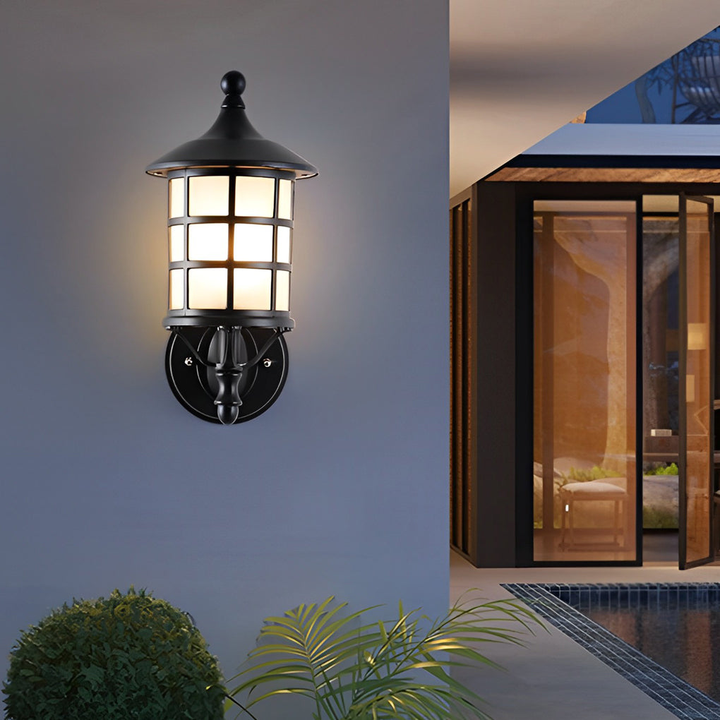 Retro Round Solar Outdoor Wall Sconce — Black Die-Cast Aluminum and Glass, IP65, Three-Step Dimming, Remote Control