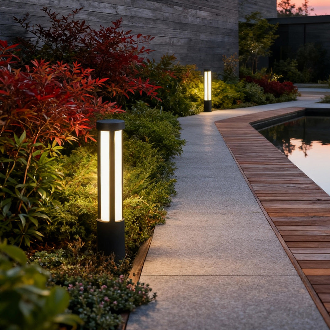 Cylinder Outdoor Bollard Light — Black Die-Cast Aluminum, LED, IP54, 10W–35W, 3000K, 31"–157" Heights