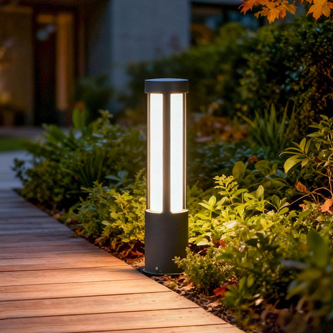 Cylinder Outdoor Bollard Light — Black Die-Cast Aluminum, LED, IP54, 10W–35W, 3000K, 31"–157" Heights
