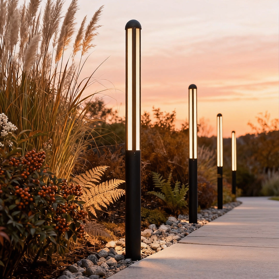 Modern Minimalist Bollard Light — Black Aluminum, LED, IP65 Weatherproof, 59"–118" Heights, 3000K