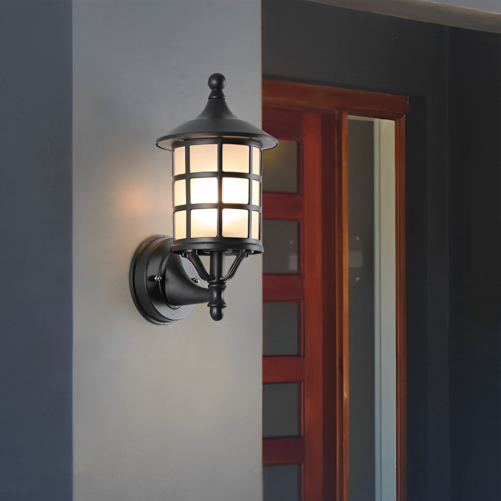Retro Round Solar Outdoor Wall Sconce — Black Die-Cast Aluminum and Glass, IP65, Three-Step Dimming, Remote Control