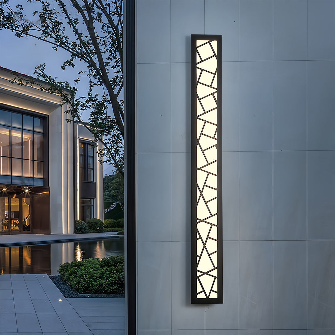 Minimalist Linear Outdoor Wall Sconce — Black Metal, Integrated LED, IP65, 3000K / 4000K / 6000K, 16" to 47"