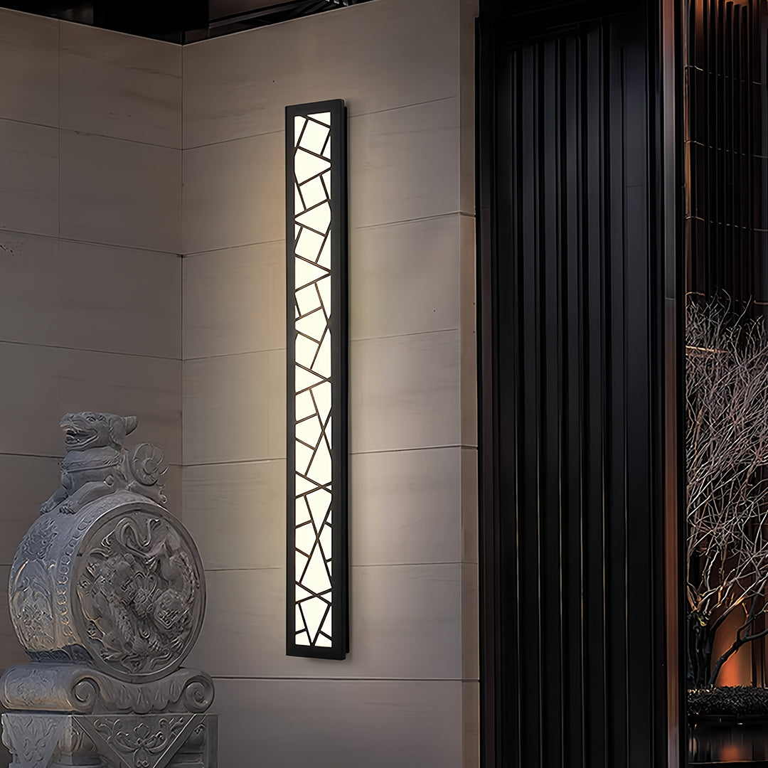 Minimalist Linear Outdoor Wall Sconce — Black Metal, Integrated LED, IP65, 3000K / 4000K / 6000K, 16" to 47"