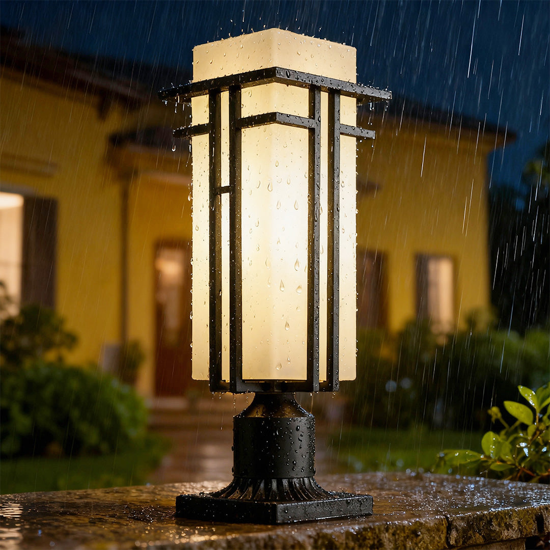 Retro Outdoor Bollard Path Light — Black Die-Cast Aluminum, Frosted Glass, 7W 3000K, IP55 Weatherproof