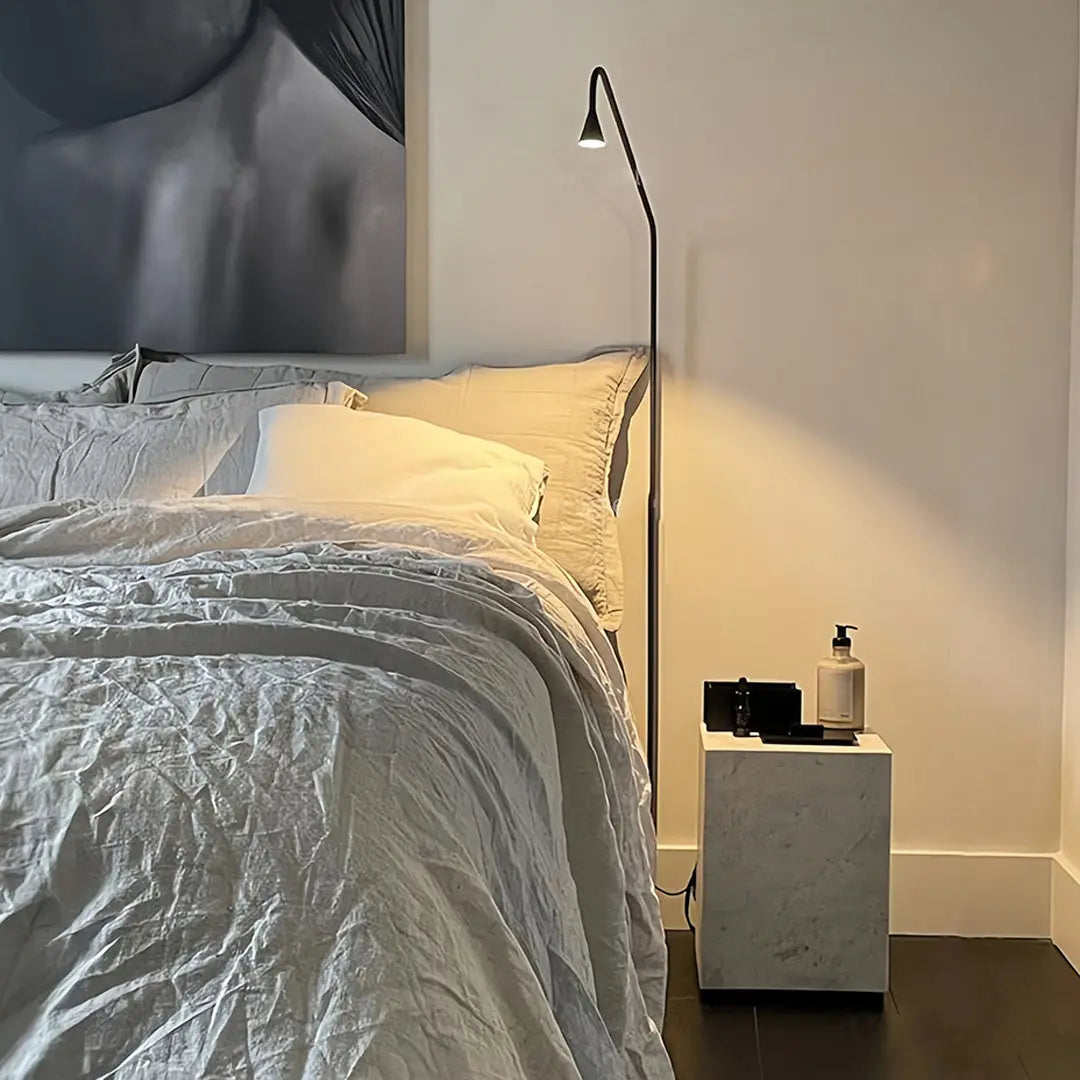 Minimalist LED Floor Lamps in Black and Gold - Perfect for Reading Luxe