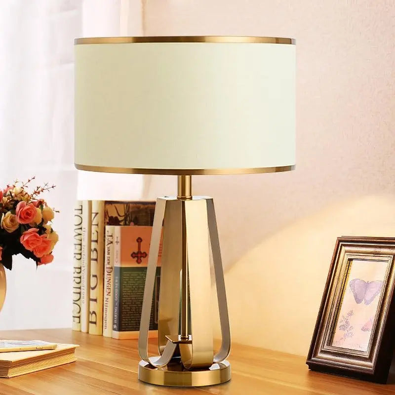 22-Inch Geometric Table Lamp with 1 Light in Golden Faux Silk and Brass Luxe