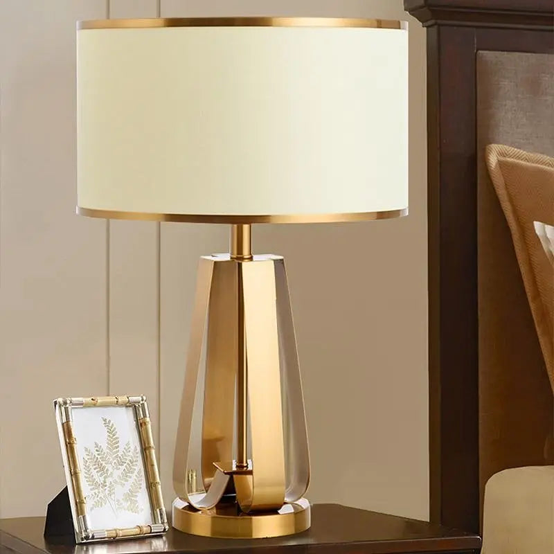 22-Inch Geometric Table Lamp with 1 Light in Golden Faux Silk and Brass Luxe