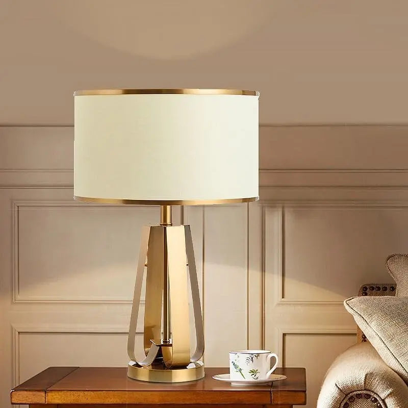 22-Inch Geometric Table Lamp with 1 Light in Golden Faux Silk and Brass Luxe